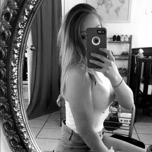 Meet your Posher, Caleigh